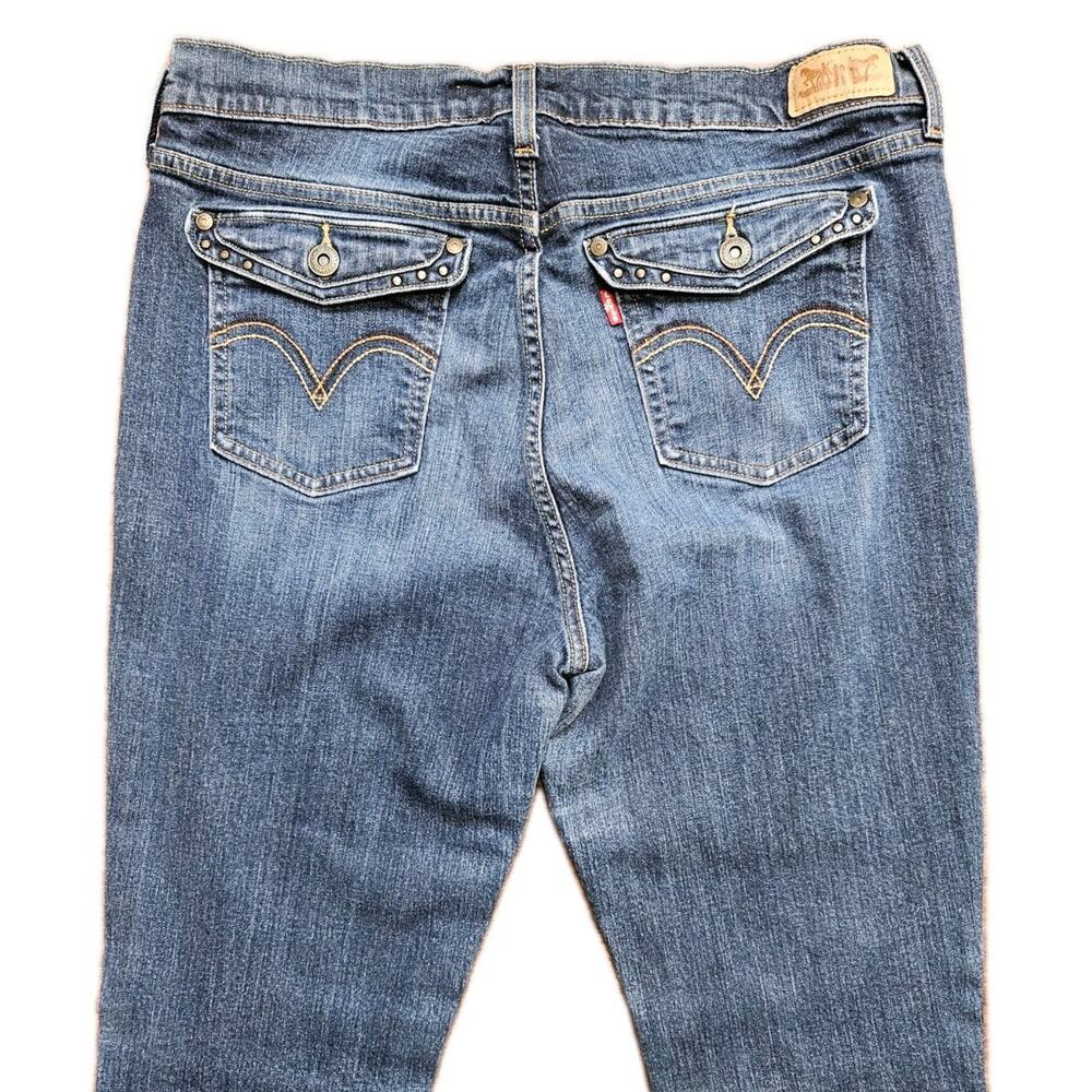 Levi's Women's Bootcut Denim Blue Jeans w Studded Flap Pockets sz 12L - Picture 3 of 10